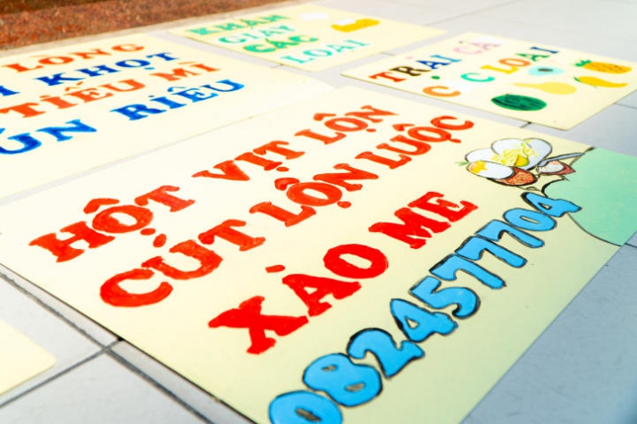 Sinh viên HUTECH tự tay thực hiện Dự án cộng đồng ý nghĩa “Tô màu bảng hiệu, kết nối yêu thương” 70