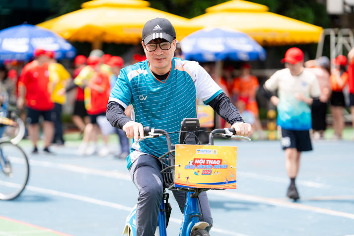 [Video] Sôi động, gắn kết và bùng nổ tại Hội thao Cán bộ - Giảng viên - Nhân viên HUTECH 2025 237