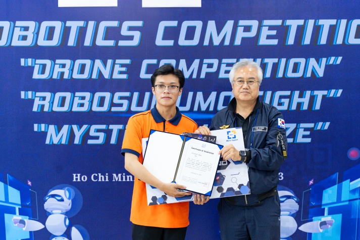 Cuộc thi học thuật “Robotics competition” thu hút đông đảo sinh viên Viện Kỹ thuật tranh tài 293