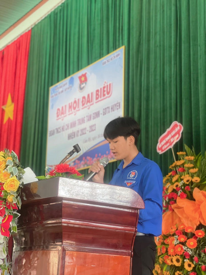 Gương mặt tân sinh viên: Nguyễn Trần Gia Bảo đam mê nghiên cứu khoa học và cháy hết mình với các hoạt động Đoàn - Hội 56
