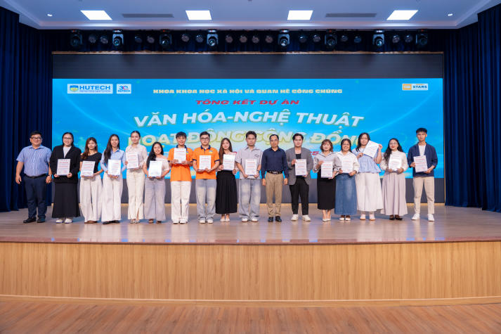 Khoa Khoa học Xã hội và Quan hệ Công chúng tôn vinh loạt dự án ý nghĩa của sinh viên 51