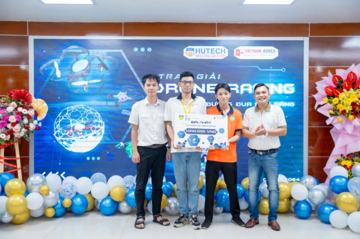Sinh viên VKIT tranh tài điều khiển Drone tại cuộc thi Drone Racing "Đường đua ánh sáng" 127