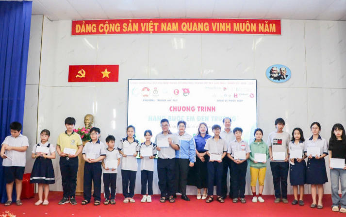 Mùa hè xanh HUTECH 2025 khép lại, mở ra hành trình trưởng thành trong mỗi sinh viên 147
