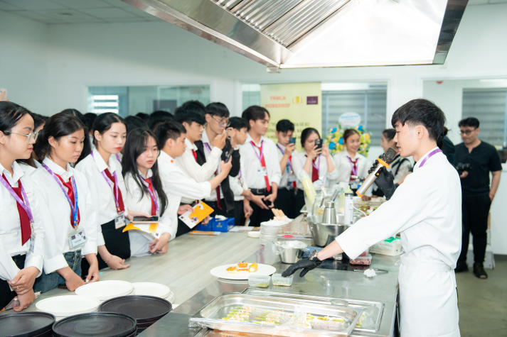 HUTECH-ers “mở rộng vị giác” cùng các đầu bếp đẳng cấp MasterChef tại Classic Fine Foods Việt Nam 30