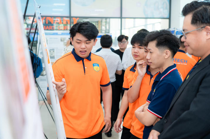 Chạm ngõ nghề nghiệp từ đồ án số: Dấu ấn sinh viên Khoa Xây dựng tại BIM Project Showcase 2026 55