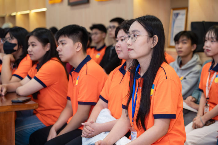 Tập huấn Ban cán sự khóa 2025: Rèn kỹ năng, khẳng định bản lĩnh thủ lĩnh sinh viên HUTECH 90