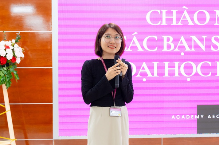 Trang bị bí kíp định vị bản thân trong thời đại “VUCA” cho sinh viên Khoa Quản trị kinh doanh HUTECH 35