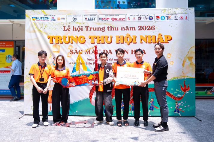 [Video] Trung thu đa văn hóa tại HUTECH: kết nối bản sắc Việt và sắc màu thế giới 85