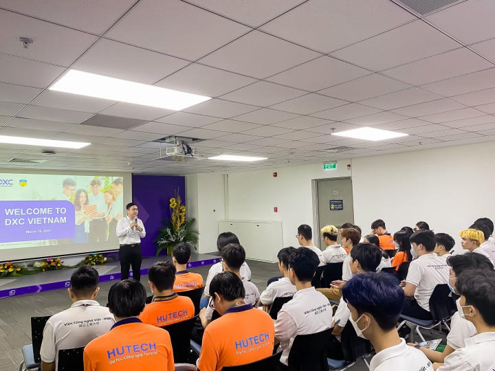Sinh viên ngành Công nghệ thông tin VJIT tham quan Công ty DXC Việt Nam 37
