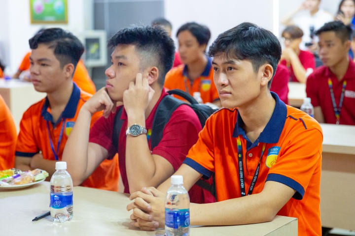 Sinh viên Viện Kỹ thuật tham quan thực tế tại Công ty Zeng Hsing Industrial 88