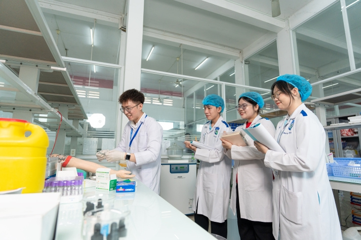 HUTECH công bố ngưỡng đảm bảo chất lượng đầu vào đối với nhóm ngành Sức khỏe năm 2025 202