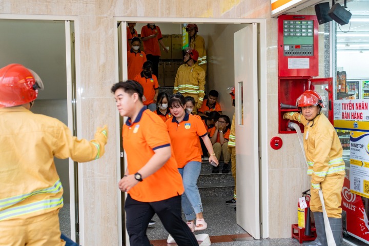 HUTECH tổ chức thành công diễn tập Phòng cháy chữa cháy và Cứu hộ cứu nạn 72