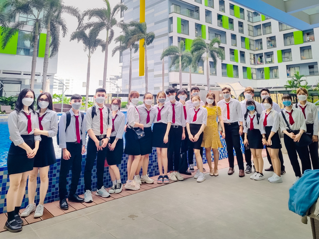 Sinh viên HUTECH cùng "Hotel Tour" tham quan thực tế tại Holiday Inn & Suites Saigon Airport 57