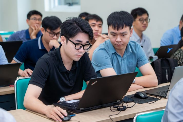 Giảng viên Viện Kỹ thuật HUTECH nâng cao năng lực chuyển đổi số qua tập huấn thiết kế ứng dụng kỹ thuật 59
