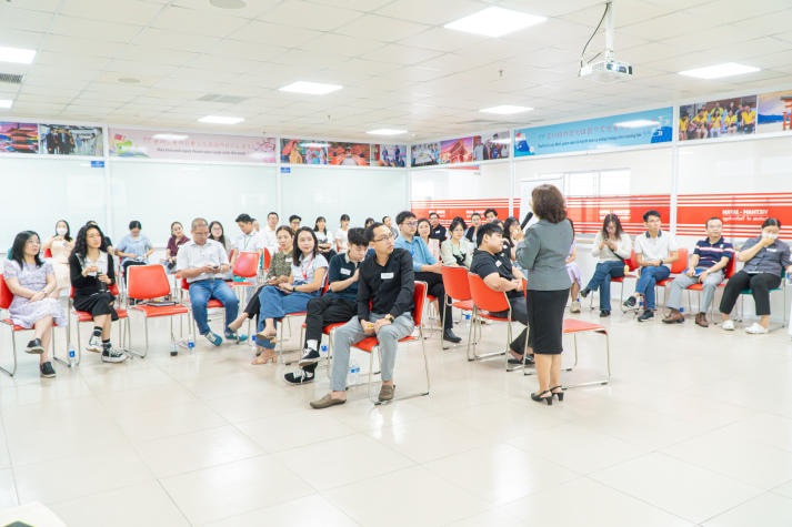 Khép lại chuỗi tập huấn dành cho Cán bộ - Giảng viên - Nhân viên HUTECH bằng hoạt động thiết kế poster ấn tượng 66