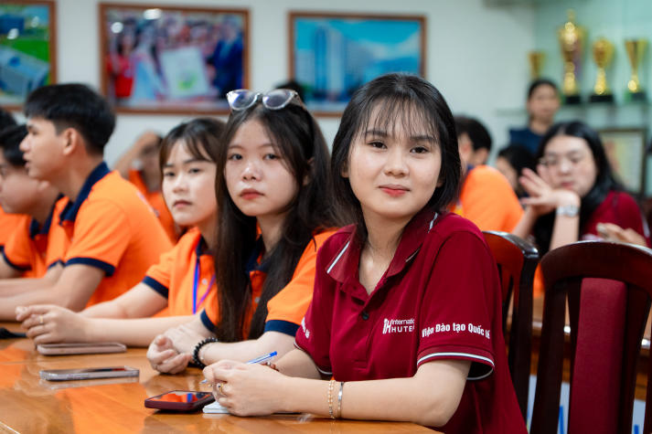 Sinh viên I-HUTECH nhận diện đúng vấn đề và tư duy hệ thống qua Hội thảo “Problem-Solving Essentials” 36