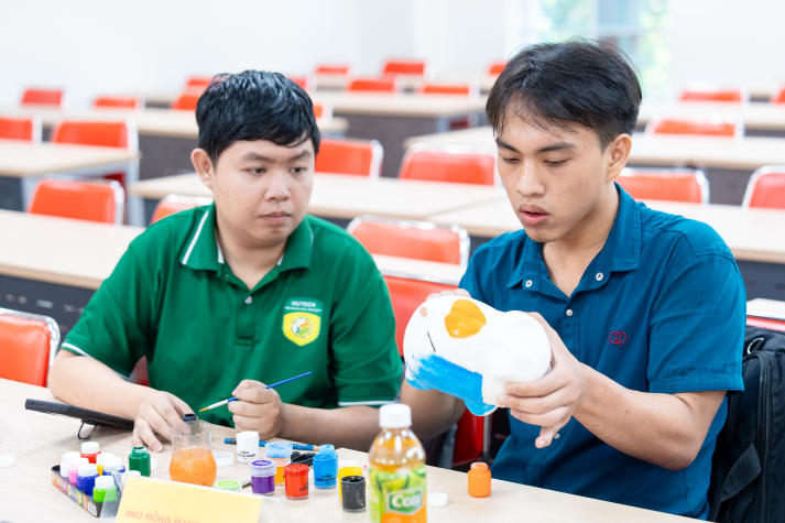 Gom yêu thương - tạo thay đổi: Sinh viên Viện Khoa học Ứng dụng  lan tỏa giá trị nhân văn qua “Piggybank for Change 2025” 21