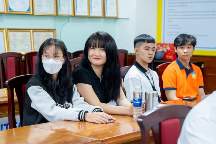 ​Viện Công nghệ Việt - Hàn chính thức phát động cuộc thi Drone Racing "Đường đua ánh sáng" 110