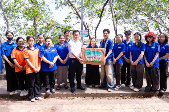 Nhà trường “tiếp lửa” nhiệt huyết cho các chiến sĩ Mùa hè xanh HUTECH 2025 31