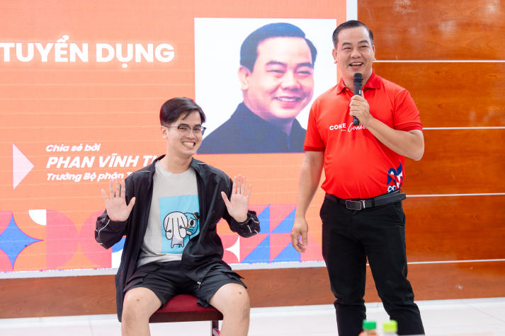 [Video] Sinh viên HUTECH học cách chinh phục nhà tuyển dụng cùng chuyên gia Swire Coca-Cola Việt Nam 63