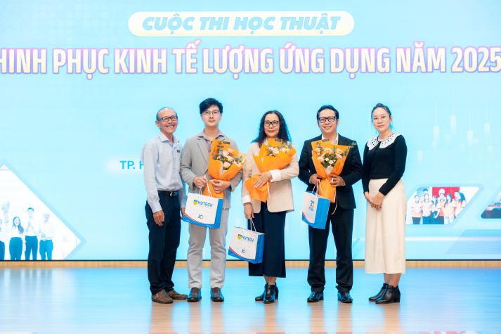 [Video] Sinh viên Khoa Quản trị kinh doanh làm chủ mô hình kinh tế lượng - Bứt phá tư duy, chinh phục tri thức 30