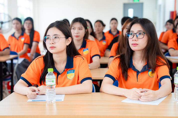 Sinh viên Trung Quốc học khám phá “guồng vận hành” doanh nghiệp quốc tế tại Taya Canvas Việt Nam 72