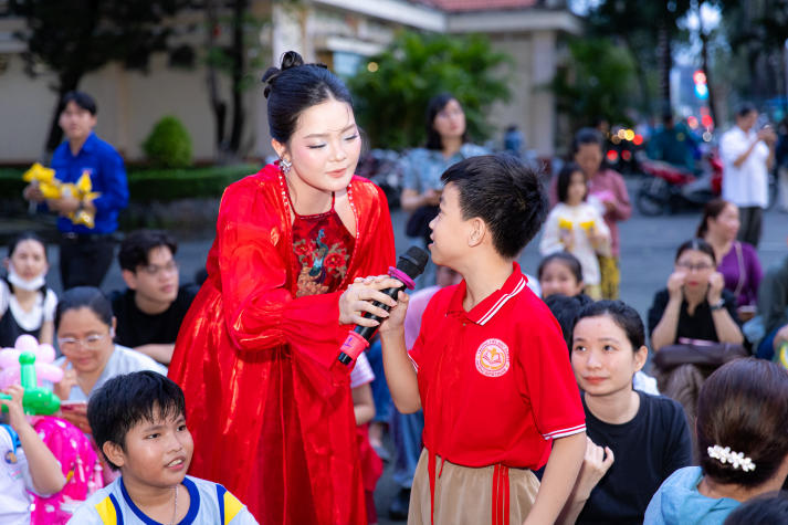 Sinh viên Điều dưỡng - Kỹ thuật y học thắp sáng mùa trăng cho hơn 600 em nhỏ 54