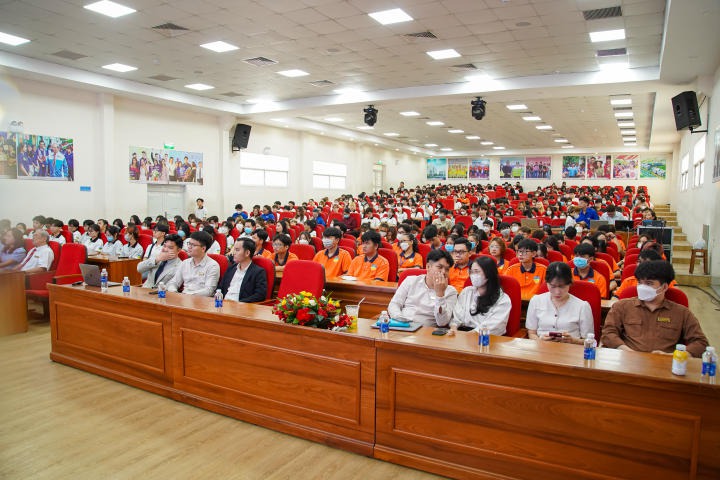 Sinh viên HUTECH tìm hiểu về sức mạnh mềm trong quan hệ Việt - Hàn và văn hóa doanh nghiệp Hàn Quốc 12