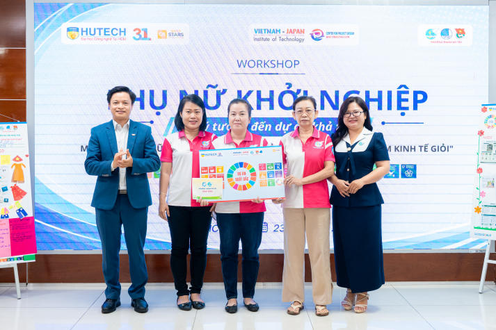 HUTECH đồng hành cùng phụ nữ phường Thạnh Mỹ Tây phát triển tư duy đổi mới sáng tạo và khởi nghiệp 218