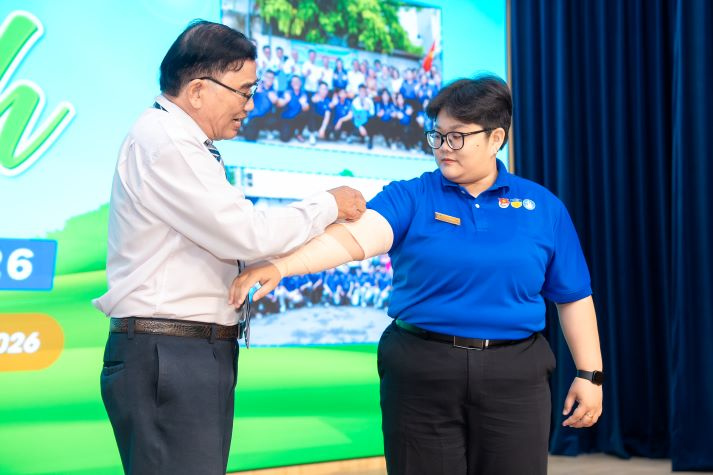 Gần 400 chiến sĩ Mùa hè xanh HUTECH 2026 vững vàng hành trang trước ngày ra quân 38