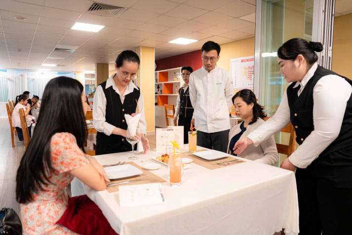 Pura Dining - Khi sinh viên HUTECH vận hành nhà hàng chay fine dining như một mô hình kinh doanh thực thụ 75