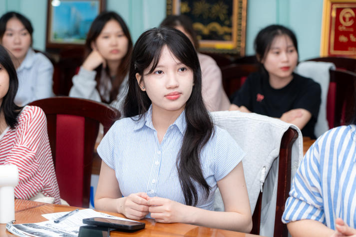 Sinh viên Khoa Hàn Quốc học khám phá cơ hội nghề nghiệp du lịch cùng đại diện Selectum Noa Cam Ranh 60
