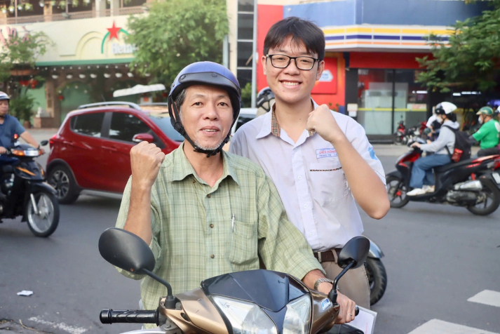 Hơn 1,2 triệu thí sinh bước vào buổi thi đầu tiên kỳ thi tốt nghiệp THPT 2026 10