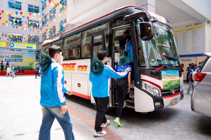 [Video] Hoa hậu Lê Hoàng Phương cùng chiến sĩ Mùa hè xanh HUTECH 2024 chính thức xuất quân 250