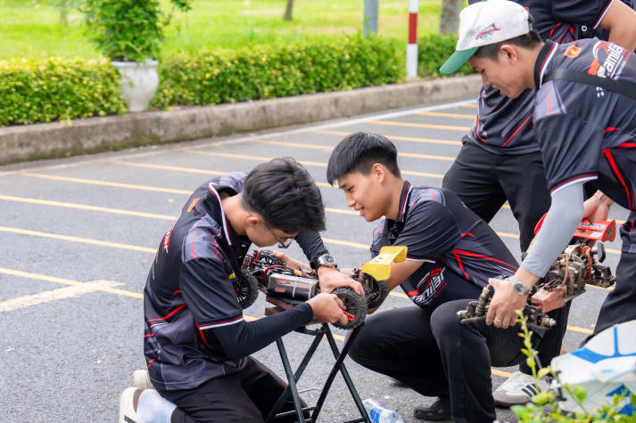 HUTECH-ers và những “va chạm nghề nghiệp” trên giảng đường 126