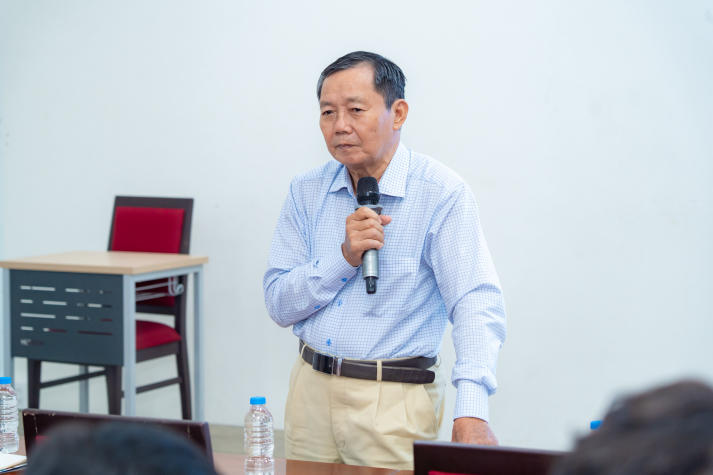 Khoa Thú y trang bị quy trình an toàn phòng thí nghiệm cho sinh viên 10