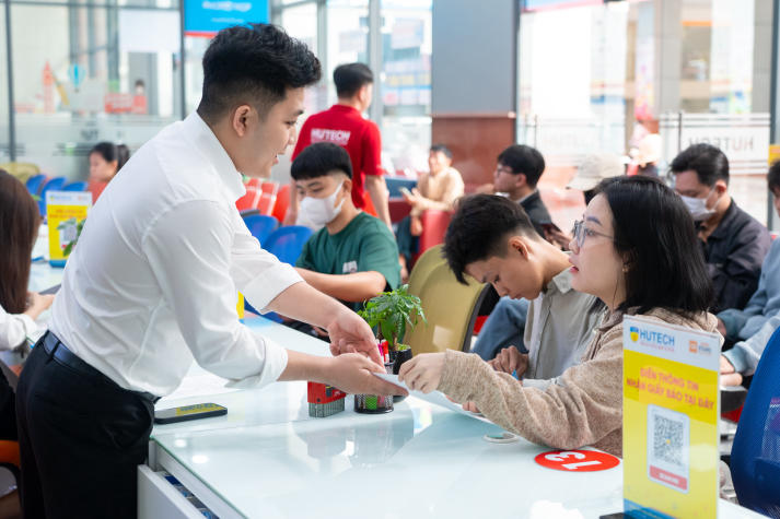 HUTECH chính thức công bố  điểm chuẩn năm 2026: Điểm thi THPT từ 15 - 22 điểm 2474