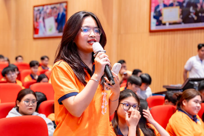 [Video] Gen Z HUTECH “bắt trend” kinh doanh số cùng loạt chuyên gia 109