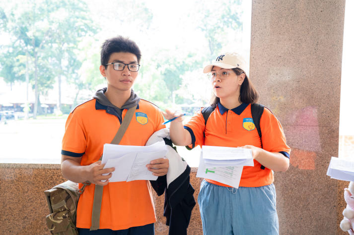 [Ảnh] Sinh viên Khoa Tiếng Anh và hành trình “học trong di sản” giữa lòng thành phố 66