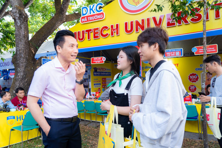 HUTECH “phủ vàng” Ngày hội Tư vấn tuyển sinh - hướng nghiệp 2026 tại Cần Thơ, mang đến loạt thông tin đắt giá cho thí sinh 24