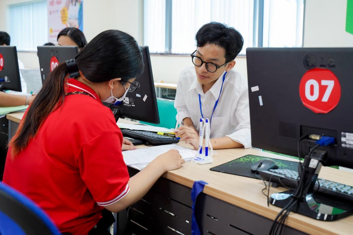 [Video] Cần hỗ trợ về ký túc xá, nhà trọ, tân sinh viên HUTECH làm gì? 64