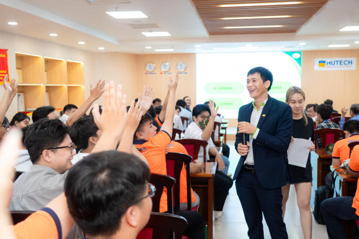 SÔI NỔI CHƯƠNG TRÌNH "UNIVERS TOUR" CÙNG NHỰA TIỀN PHONG 85