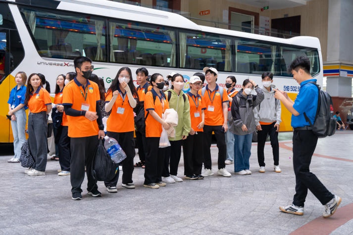 Ban cán sự Khoa Marketing - Kinh doanh quốc tế “bỏ túi” kiến thức, kỹ năng hữu ích tại  MIB Tour 2024 14