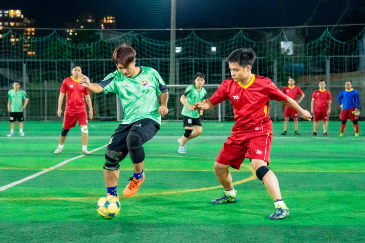 [Hội thao CB-GV-NV HUTECH 2025]: Bóng đá nam ra quân, kịch tính ngay loạt trận mở màn 93