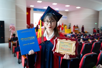 [Video] Tân Cử nhân, Kỹ sư Viện Công nghệ Việt - Nhật HUTECH tốt nghiệp trong niềm hân hoan và xúc động 112