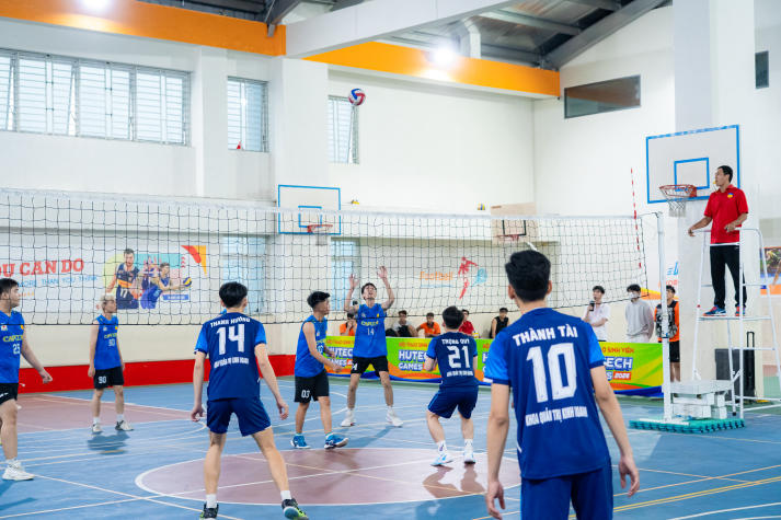 [HUTECH Games 2026] Viện Kỹ thuật lội ngược dòng ngoạn mục, giành ngôi vương Bóng chuyền nam 97