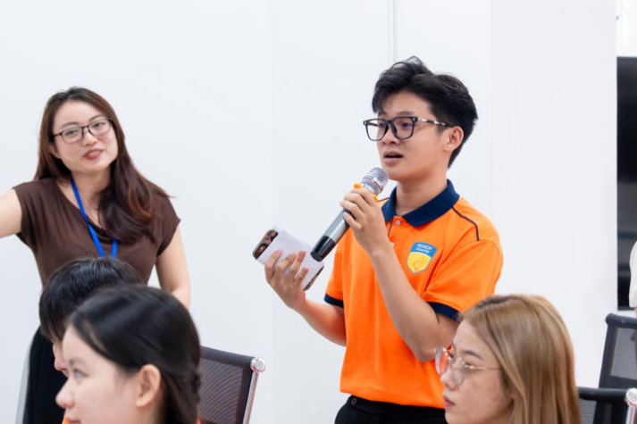 ​[Video] Sinh viên Truyền thông đa phương tiện “nhập vai” thành host livestream chuyên nghiệp trong chuyến đi đến G.DJS 75