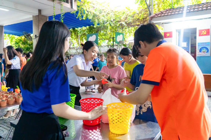 Kết nối cộng đồng, lan tỏa hoạt động xanh cùng sinh viên Khoa Tài chính - Thương mại 130