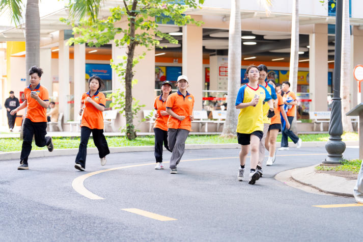 Cùng chạy việt dã, HUTECH-ers lan tỏa tinh thần trẻ trung - năng động - bản lĩnh 65