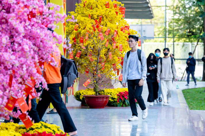 [Video] HUTECH-ers trở lại trường sau kỳ nghỉ Tết Ất Tỵ 2025, khởi đầu học kỳ mới đầy năng lượng 29